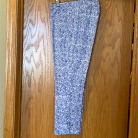 Capri pants - Picture 1 of 5